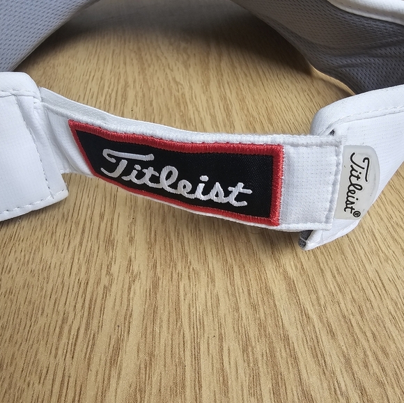 Titleist FootJoy Pro V1 Golf Visor Adjustable White w/ Black Embroidery NWOT - Picture 4 of 7
